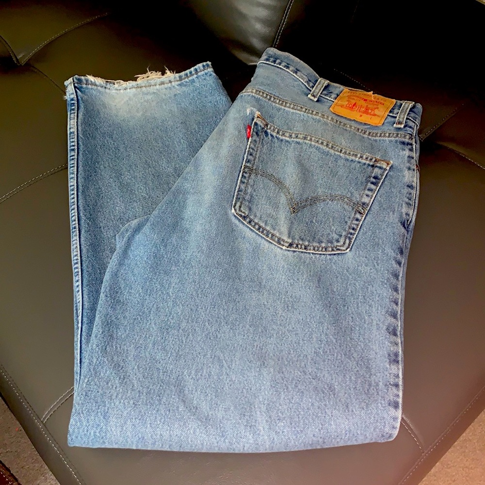 Vintage 90’s Levi’s 550 made in Canada #distressed #destroyed